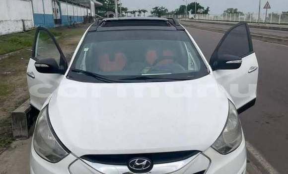 Acheter Occasion Voiture Hyundai Tucson Blanc à Brazzaville, Commune de Brazzaville Acheter Occasion Voiture Hyundai Tucson Blanc à Brazzaville, Commune de Brazzaville