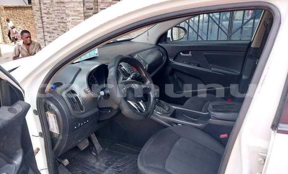 Acheter Occasion Voiture Kia Sportage Blanc à Brazzaville, Commune de Brazzaville Acheter Occasion Voiture Kia Sportage Blanc à Brazzaville, Commune de Brazzaville