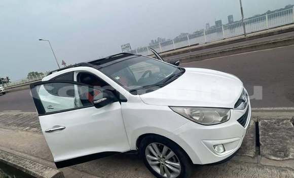 Acheter Occasion Voiture Hyundai Tucson Blanc à Brazzaville, Commune de Brazzaville Acheter Occasion Voiture Hyundai Tucson Blanc à Brazzaville, Commune de Brazzaville