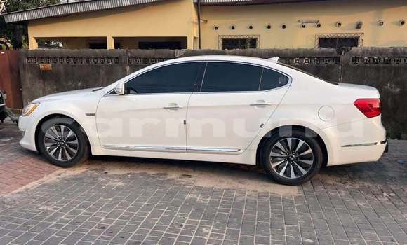 Acheter Occasion Voiture Kia K7 Blanc à Brazzaville, Commune de Brazzaville Acheter Occasion Voiture Kia K7 Blanc à Brazzaville, Commune de Brazzaville