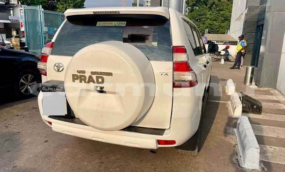Acheter Occasion Voiture Toyota Prado Blanc à Brazzaville, Commune de Brazzaville Acheter Occasion Voiture Toyota Prado Blanc à Brazzaville, Commune de Brazzaville