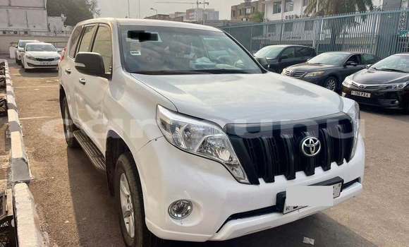 Acheter Occasion Voiture Toyota Prado Blanc à Brazzaville, Commune de Brazzaville Acheter Occasion Voiture Toyota Prado Blanc à Brazzaville, Commune de Brazzaville