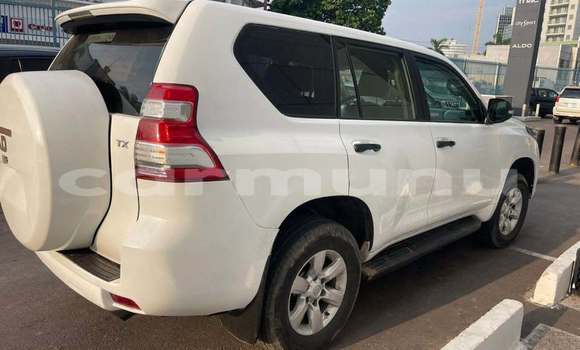 Acheter Occasion Voiture Toyota Prado Blanc à Brazzaville, Commune de Brazzaville Acheter Occasion Voiture Toyota Prado Blanc à Brazzaville, Commune de Brazzaville