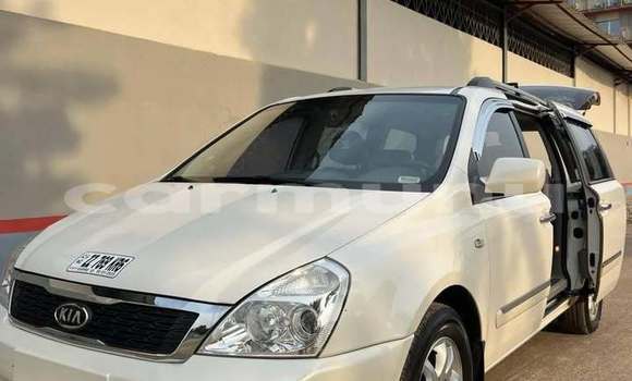 Acheter Occasion Voiture Kia Carnival Blanc à Brazzaville, Commune de Brazzaville Acheter Occasion Voiture Kia Carnival Blanc à Brazzaville, Commune de Brazzaville
