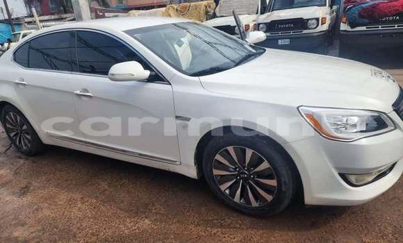 Acheter Occasion Voiture Kia K7 Blanc à Brazzaville, Commune de Brazzaville Acheter Occasion Voiture Kia K7 Blanc à Brazzaville, Commune de Brazzaville