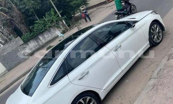 Buy Used Hyundai Sonata White Car in Brazzaville in Municipality of Brazzaville