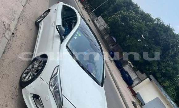 Acheter Occasion Voiture Hyundai Sonata Blanc à Brazzaville, Commune de Brazzaville Acheter Occasion Voiture Hyundai Sonata Blanc à Brazzaville, Commune de Brazzaville