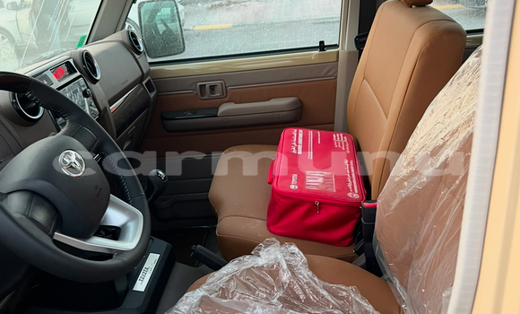 Acheter Neuf Voiture Toyota Land Cruiser Marron à Brazzaville, Commune de Brazzaville Acheter Neuf Voiture Toyota Land Cruiser Marron à Brazzaville, Commune de Brazzaville