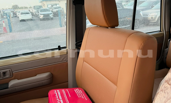 Acheter Neuf Voiture Toyota Land Cruiser Marron à Brazzaville, Commune de Brazzaville Acheter Neuf Voiture Toyota Land Cruiser Marron à Brazzaville, Commune de Brazzaville