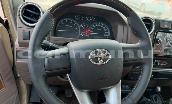 Acheter Neuf Voiture Toyota Land Cruiser Marron à Brazzaville, Commune de Brazzaville Acheter Neuf Voiture Toyota Land Cruiser Marron à Brazzaville, Commune de Brazzaville