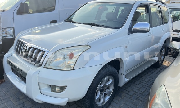 Buy Used Toyota Prado White Car in Owando in Cuvette-Ouest Buy Used Toyota Prado White Car in Owando in Cuvette-Ouest