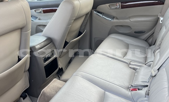 Buy Used Toyota Prado White Car in Owando in Cuvette-Ouest Buy Used Toyota Prado White Car in Owando in Cuvette-Ouest