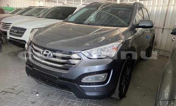 Acheter Occasion Voiture Hyundai Santa Fe Gris à Owando, Cuvette-Ouest Acheter Occasion Voiture Hyundai Santa Fe Gris à Owando, Cuvette-Ouest