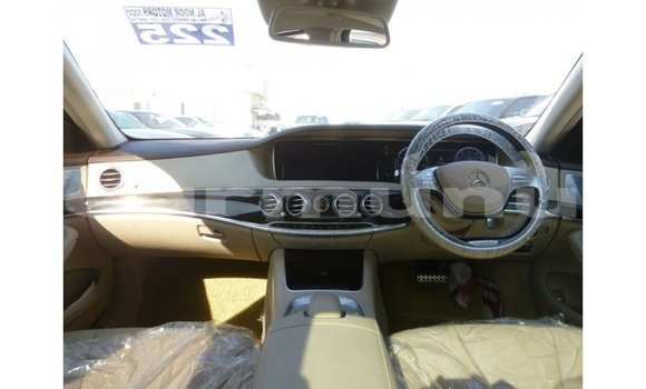 Acheter Import Voiture Mercedes-Benz 190 Blanc à Import - Dubai, Région de la Bouenza Acheter Import Voiture Mercedes-Benz 190 Blanc à Import - Dubai, Région de la Bouenza