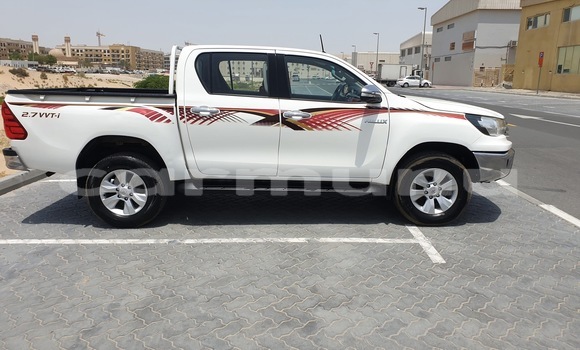 Acheter Occasion Voiture Toyota Hilux Blanc à Brazzaville, Commune de Brazzaville Acheter Occasion Voiture Toyota Hilux Blanc à Brazzaville, Commune de Brazzaville
