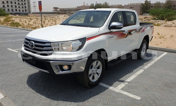 Acheter Occasion Voiture Toyota Hilux Blanc à Brazzaville, Commune de Brazzaville Acheter Occasion Voiture Toyota Hilux Blanc à Brazzaville, Commune de Brazzaville
