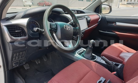 Acheter Occasion Voiture Toyota Hilux Blanc à Brazzaville, Commune de Brazzaville Acheter Occasion Voiture Toyota Hilux Blanc à Brazzaville, Commune de Brazzaville