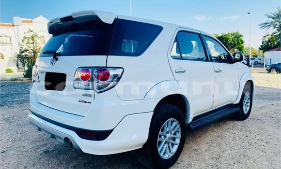 Acheter Occasion Voiture Toyota Fortuner Blanc à Brazzaville, Commune de Brazzaville Acheter Occasion Voiture Toyota Fortuner Blanc à Brazzaville, Commune de Brazzaville