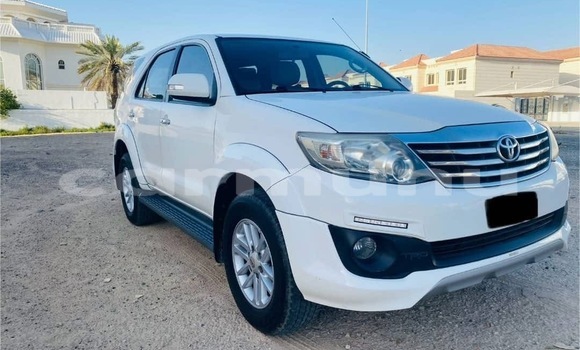Acheter Occasion Voiture Toyota Fortuner Blanc à Brazzaville, Commune de Brazzaville Acheter Occasion Voiture Toyota Fortuner Blanc à Brazzaville, Commune de Brazzaville