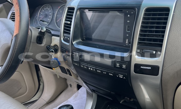 Acheter Occasion Voiture Toyota Prado Blanc à Brazzaville, Commune de Brazzaville Acheter Occasion Voiture Toyota Prado Blanc à Brazzaville, Commune de Brazzaville