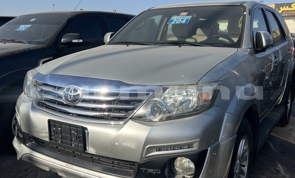 Acheter Occasion Voiture Toyota Fortuner Gris à Brazzaville, Commune de Brazzaville Acheter Occasion Voiture Toyota Fortuner Gris à Brazzaville, Commune de Brazzaville