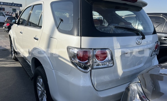 Acheter Occasion Voiture Toyota Fortuner Blanc à Pointe–Noire, Région du Kouilou Acheter Occasion Voiture Toyota Fortuner Blanc à Pointe–Noire, Région du Kouilou