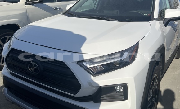 Acheter Occasion Voiture Toyota RAV4 Blanc à Brazzaville, Commune de Brazzaville Acheter Occasion Voiture Toyota RAV4 Blanc à Brazzaville, Commune de Brazzaville