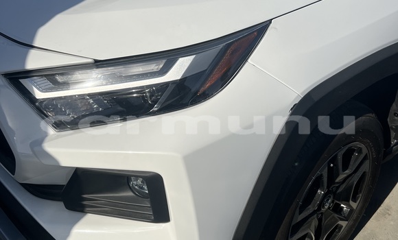 Acheter Occasion Voiture Toyota RAV4 Blanc à Brazzaville, Commune de Brazzaville Acheter Occasion Voiture Toyota RAV4 Blanc à Brazzaville, Commune de Brazzaville