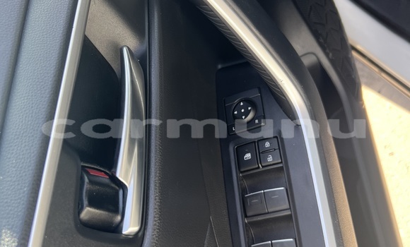 Acheter Occasion Voiture Toyota RAV4 Blanc à Brazzaville, Commune de Brazzaville Acheter Occasion Voiture Toyota RAV4 Blanc à Brazzaville, Commune de Brazzaville