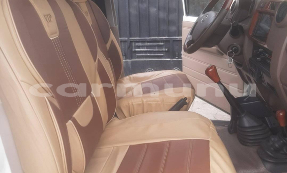Buy Used Toyota Land Cruiser White Car in Black Point in Kouilou region Buy Used Toyota Land Cruiser White Car in Black Point in Kouilou region