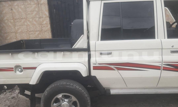 Buy Used Toyota Land Cruiser White Car in Black Point in Kouilou region Buy Used Toyota Land Cruiser White Car in Black Point in Kouilou region