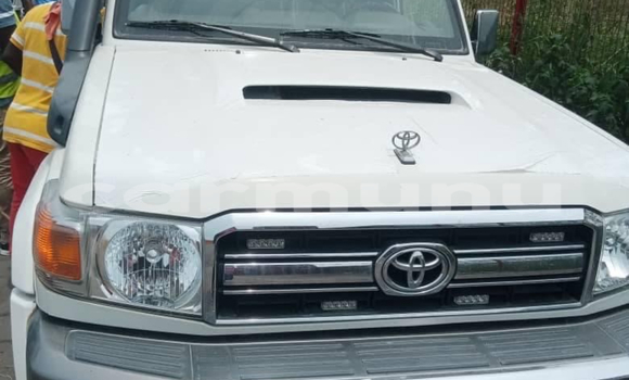 Buy Used Toyota Land Cruiser White Car in Black Point in Kouilou region Buy Used Toyota Land Cruiser White Car in Black Point in Kouilou region