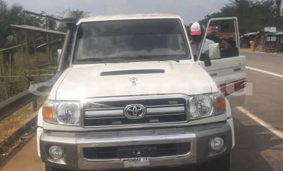 Buy Used Toyota Land Cruiser White Car in Black Point in Kouilou region Buy Used Toyota Land Cruiser White Car in Black Point in Kouilou region