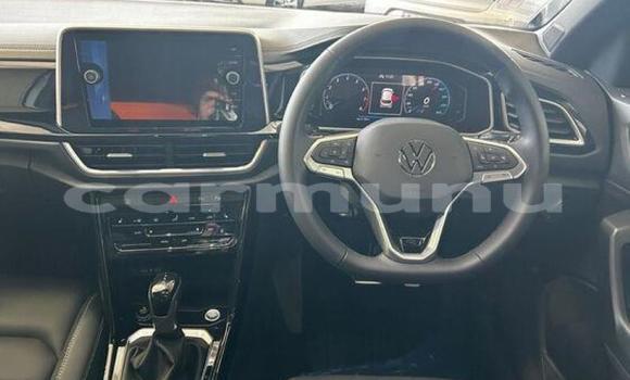 Buy Used Volkswagen T-Roc White Car in Brazzaville in Municipality of Brazzaville Buy Used Volkswagen T-Roc White Car in Brazzaville in Municipality of Brazzaville