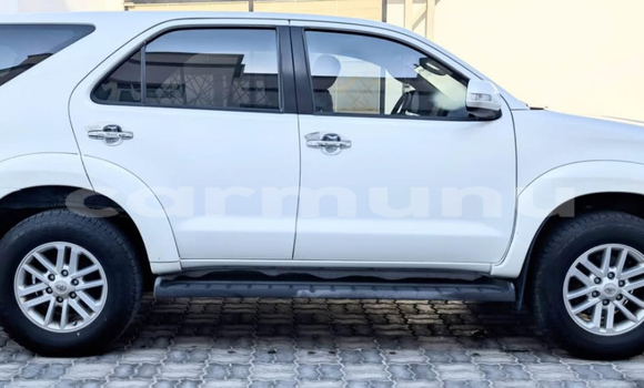 Acheter Occasion Voiture Toyota Fortuner Blanc à Brazzaville, Commune de Brazzaville Acheter Occasion Voiture Toyota Fortuner Blanc à Brazzaville, Commune de Brazzaville