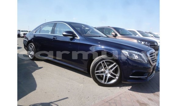 Buy Import Mercedes-Benz 190 Blue Car in Import - Dubai in Region of Bouenza Buy Import Mercedes-Benz 190 Blue Car in Import - Dubai in Region of Bouenza