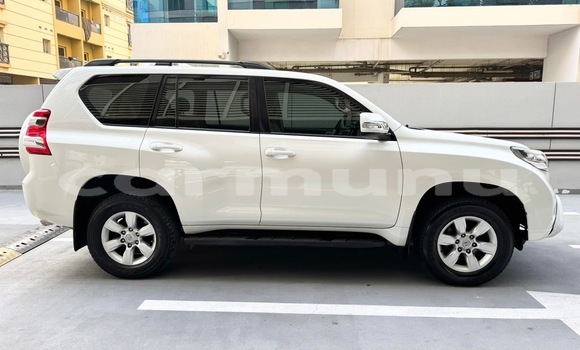 Acheter Occasion Voiture Toyota Prado Blanc à Brazzaville, Commune de Brazzaville Acheter Occasion Voiture Toyota Prado Blanc à Brazzaville, Commune de Brazzaville