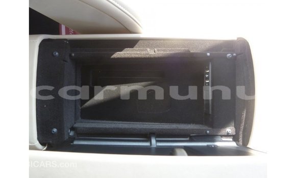 Buy Import Mercedes-Benz 190 Blue Car in Import - Dubai in Region of Bouenza Buy Import Mercedes-Benz 190 Blue Car in Import - Dubai in Region of Bouenza