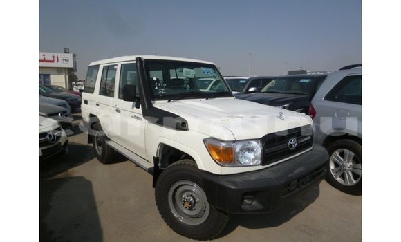 Acheter Import Voiture Toyota Land Cruiser Blanc à Import - Dubai, Région de la Bouenza Acheter Import Voiture Toyota Land Cruiser Blanc à Import - Dubai, Région de la Bouenza