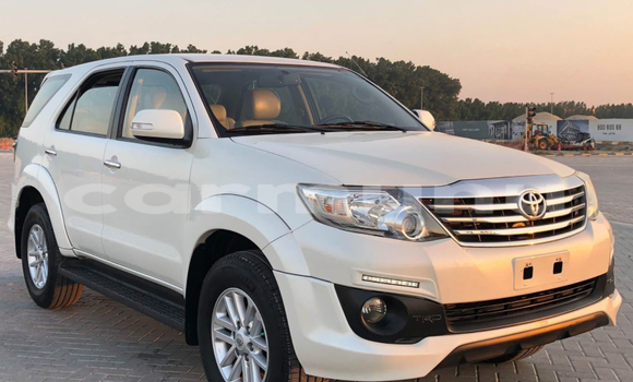 Acheter Occasion Voiture Toyota Fortuner Blanc à Brazzaville, Commune de Brazzaville Acheter Occasion Voiture Toyota Fortuner Blanc à Brazzaville, Commune de Brazzaville