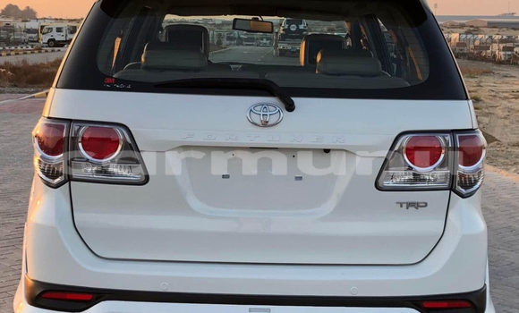 Acheter Occasion Voiture Toyota Fortuner Blanc à Brazzaville, Commune de Brazzaville Acheter Occasion Voiture Toyota Fortuner Blanc à Brazzaville, Commune de Brazzaville