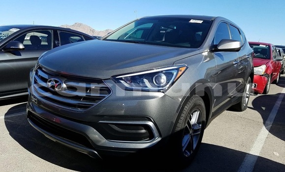 Acheter Occasion Voiture Hyundai Santa Fe Gris à Brazzaville, Commune de Brazzaville Acheter Occasion Voiture Hyundai Santa Fe Gris à Brazzaville, Commune de Brazzaville