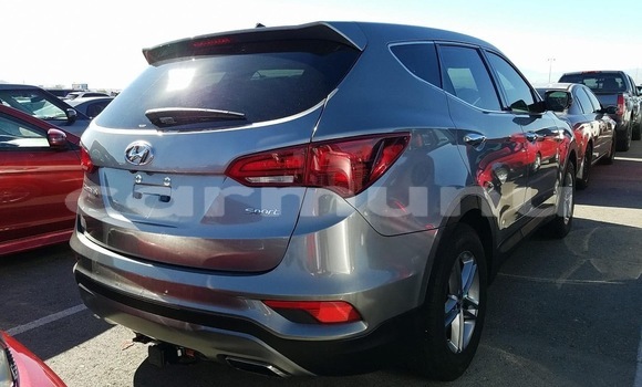 Acheter Occasion Voiture Hyundai Santa Fe Gris à Brazzaville, Commune de Brazzaville Acheter Occasion Voiture Hyundai Santa Fe Gris à Brazzaville, Commune de Brazzaville