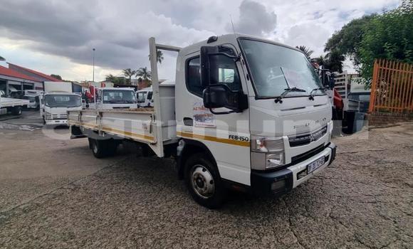 Buy Used Mitsubishi L400 White Truck in Brazzaville in Municipality of Brazzaville