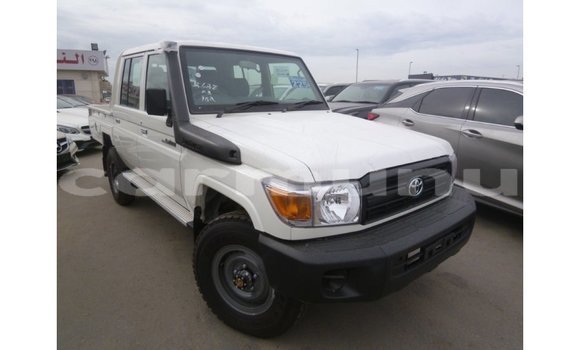 Buy Import Toyota Land Cruiser White Car in Import - Dubai in Region of Bouenza Buy Import Toyota Land Cruiser White Car in Import - Dubai in Region of Bouenza