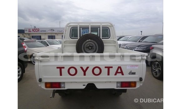 Buy Import Toyota Land Cruiser White Car in Import - Dubai in Region of Bouenza Buy Import Toyota Land Cruiser White Car in Import - Dubai in Region of Bouenza