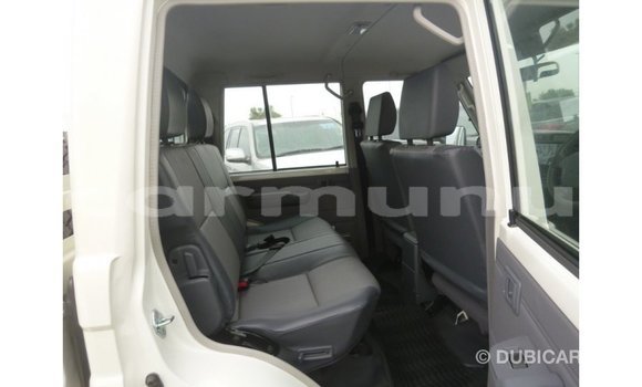 Buy Import Toyota Land Cruiser White Car in Import - Dubai in Region of Bouenza Buy Import Toyota Land Cruiser White Car in Import - Dubai in Region of Bouenza