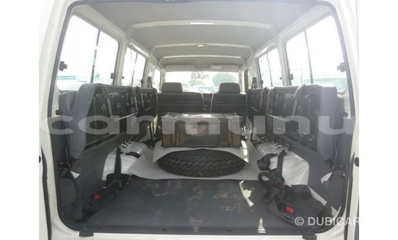 Buy Import Toyota Land Cruiser White Car in Import - Dubai in Region of Bouenza Buy Import Toyota Land Cruiser White Car in Import - Dubai in Region of Bouenza