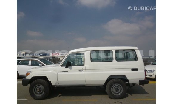 Buy Import Toyota Land Cruiser White Car in Import - Dubai in Region of Bouenza Buy Import Toyota Land Cruiser White Car in Import - Dubai in Region of Bouenza