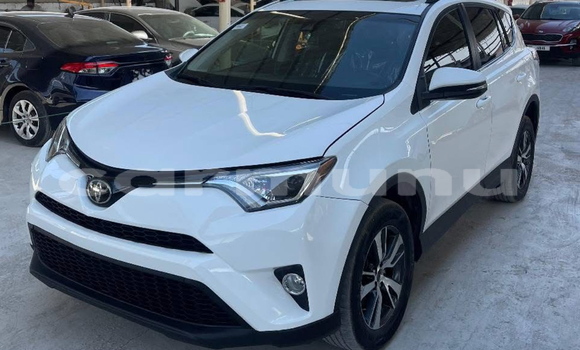 Acheter Occasion Voiture Toyota RAV4 Blanc à Brazzaville, Commune de Brazzaville Acheter Occasion Voiture Toyota RAV4 Blanc à Brazzaville, Commune de Brazzaville